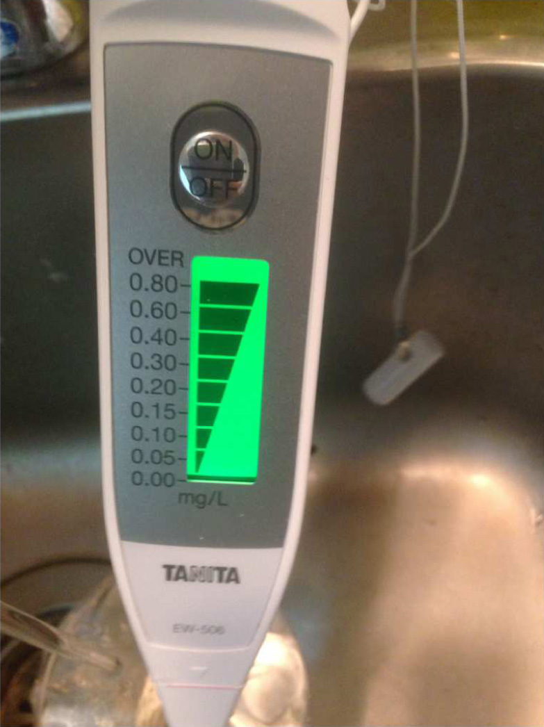 塩素濃度測定機器　株式会社タニタ製 水道水残留塩素チェッカー EW-506